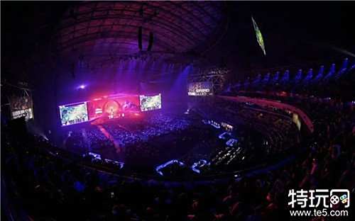 撑她成功的 撑她成功的