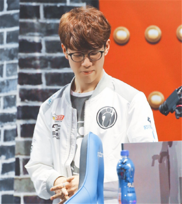 训练场上他 训练场上他