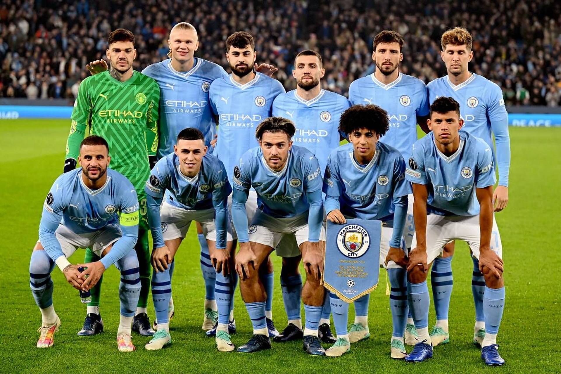 球争夺中占 球争夺中占