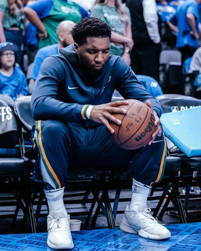 坚信并非情 坚信并非情